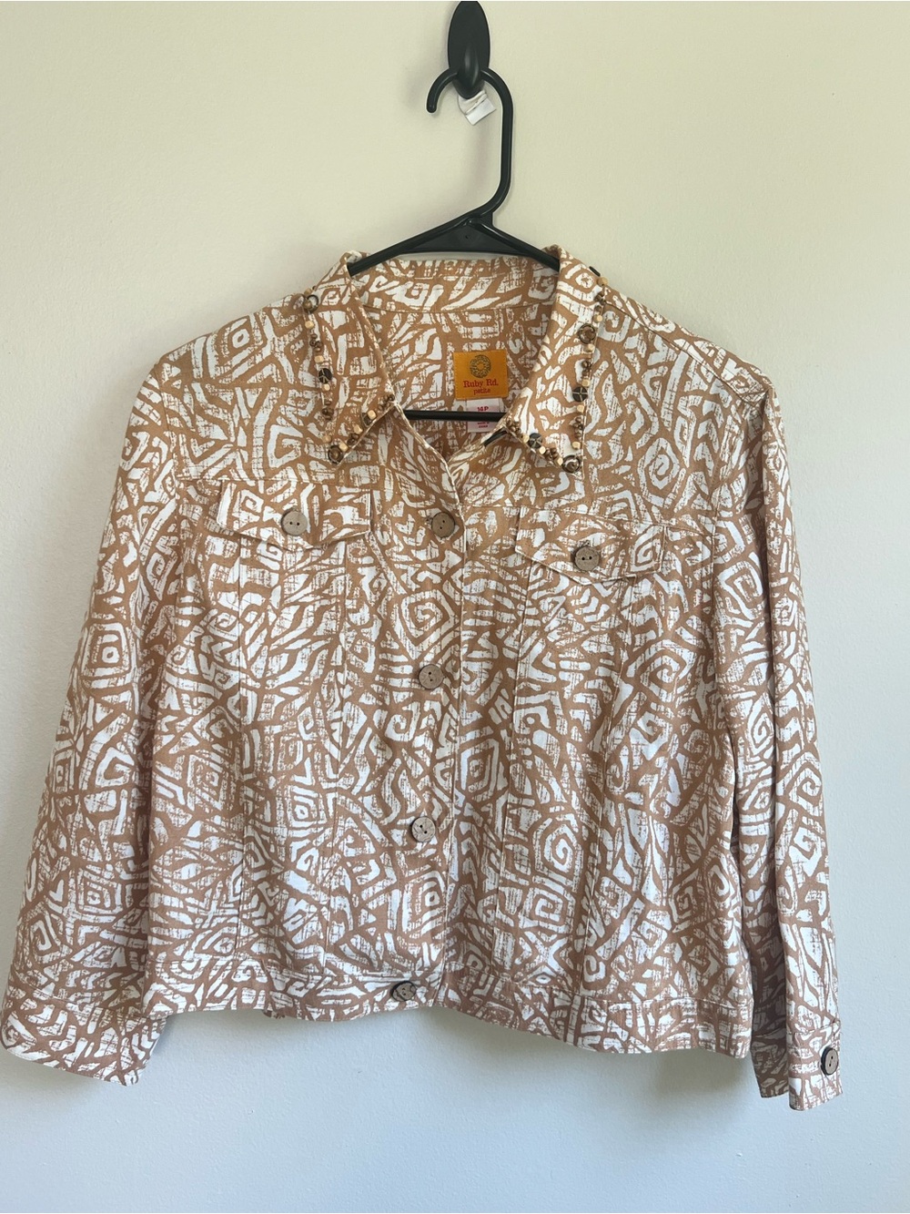 Ruby Rd. Beige & White Geometric Button-Front Shirt Jacket